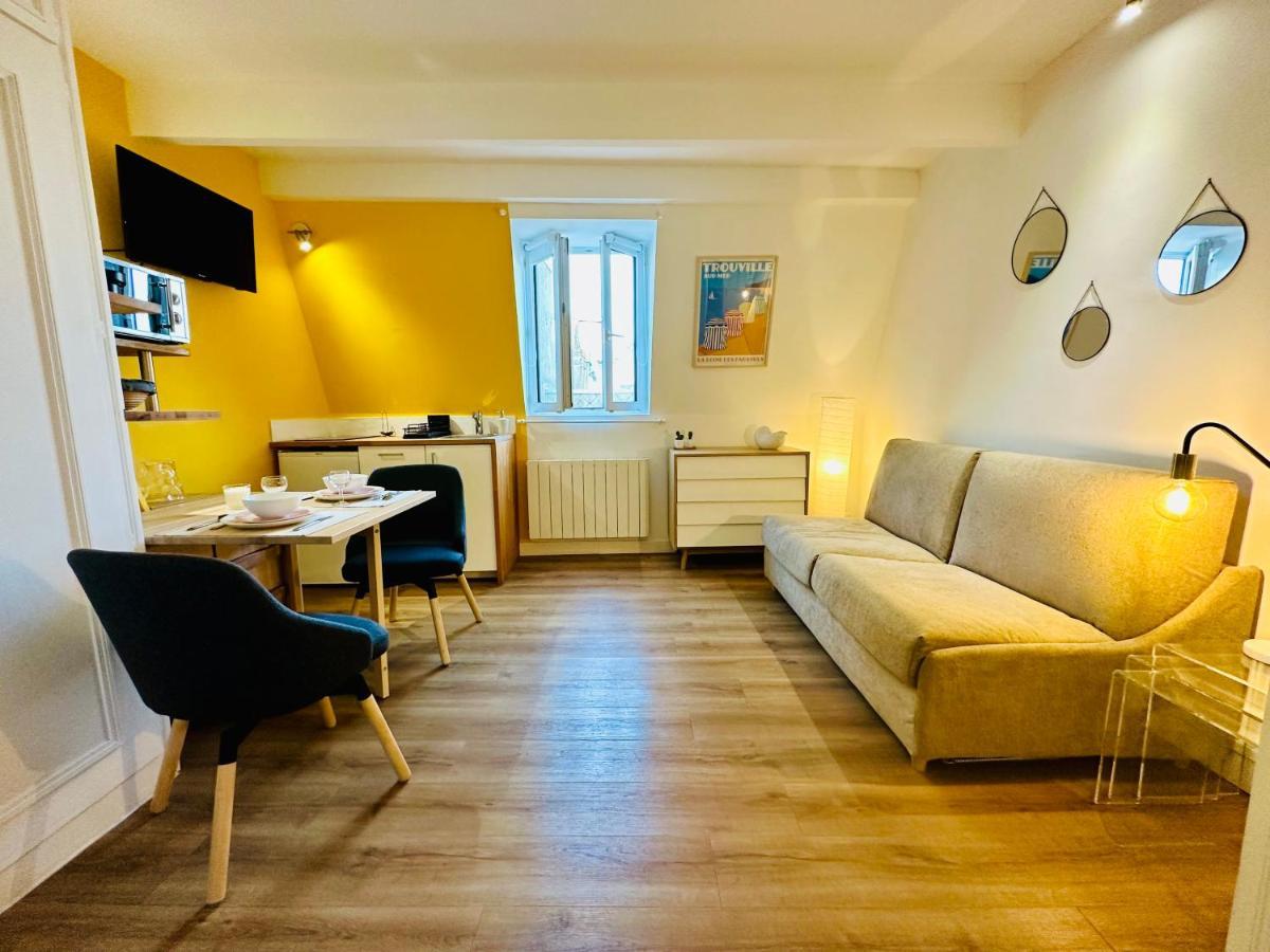Studio Hissez Haut - Idealement Place, Plage, Restaurants, Commerces Trouville-sur-Mer Buitenkant foto